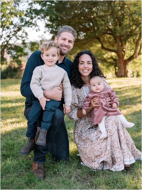What to Wear for Timeless Family Photos: Tips from a Charlottesville Family  Photographer - Amy Nicole Photography