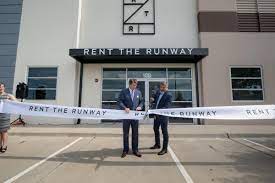The manager is beyond rude. Rent The Runway Opens Fulfillment Center That Will Create Over 500 New Jobs In Arlington By 2020 News Theshorthorn Com