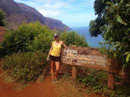The kalalau lookout stands at 4,00 feet above sea level and gives you a peek at a valley that as late as the 1920's still was the home to residents who farmed crops there. Sparkle Athletic Favorite Run Kauai Hi Kalalau Trail
