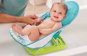 Newborns might not like the feeling of being in the bath. Summer Infant Deluxe Baby Bather