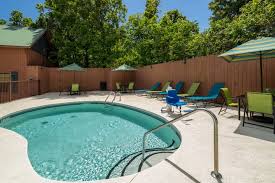 The cabins at green mountains two and three bedroom rentals have enough room for your entire family, sleeping up to eight comfortably. Cabins At Green Mountain Trademark Collection By Wyndham Branson Mo Hotels