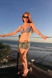 Courtney Cox (musician) - Free pics, galleries & more at Babepedia