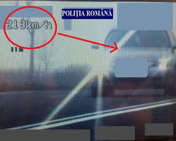 Sunt stabilite anumite limite maxime de viteza, atat in localitati, cat si in afara localitatilor, in functie de categoria de drumuri si de categoria masinilor. Un Teribilist De 19 Ani Din Buzau Zbura Pe Dn 2 E85 In Dreptul Localitatii Racoviteni Cu 218 Km H