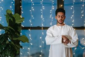 Alquran merupakan pedoman hidup dan beragama bagi seluruh umat muslim. Arti Mimpi Mengaji 377128247 Download Buku Mimpi 2d Bergambar Pdf Yadi Tono