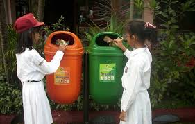 Percuma anda menggalakkan tidak buang sampah sembarangan jika fasilitas tempat sampah sendiri masih sedikit, dan manajemen sampah juga masih kacau. Bengkalis Berlakukan Aturan Buang Sampah Sembarangan Didenda Rp 2 5 Juta
