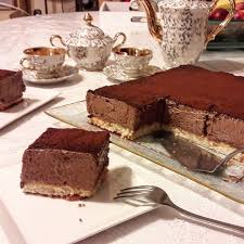Gateau Mousse Au Chocolat Sur Biscuit Dacquoise Aux Amandes Toute La Cuisine Que J Aime Gateau Mousse Delicieux Gateaux Mousse Au Chocolat