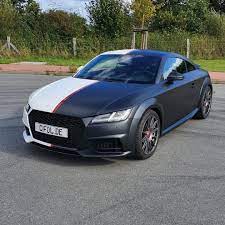 Audi tt carmine red mit schwarz carbon. Audi Tt Black White Cifol Werbetechnik