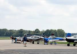 Fly-In Lunch raises funds for future pilots