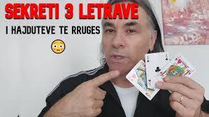 Amanda Hoss's Instagram, Twitter & Facebook