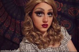 Christina Mingle's Instagram, Twitter & Facebook