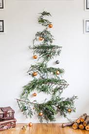 Yuk, simak berbagai kreasi hiasan natal diy kreatif yang praktis dan bisa kamu buat sendiri di rumah! Antimainstream Ini 10 Ide Kreasi Pohon Natal Yang Unik Dan Kreatif