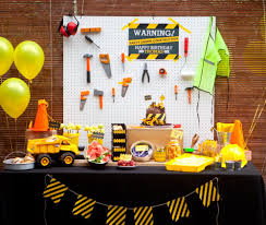 Birthday Party Ideas At Home For 1 Year Old Boy This Construction Party Is So Cute This Party Is For A 4 Year Old But I Love This As Boy Birthday Party Themes Boy Birthday Parties 1 Year Old Birthday Party
