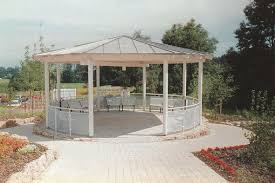 7 wall sections, 1 wall/ door section, and 8 roof sections. Contour M 329 330 Products