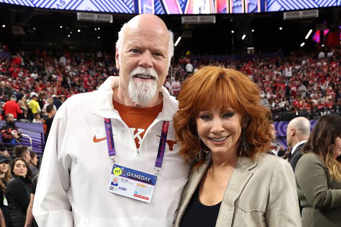 Reba McEntire Reveals "Only Thing" She & Rex Linn Disagree On