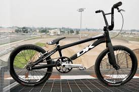 Fastace dh807 mountain bike mtb 6 bolt disc brake rear hub black red 24 28 holes 135mm qr 142mm thru axle. Bike Check Interview Callum Holloway Nzl