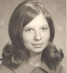 Laurie Doss's Instagram, Twitter & Facebook