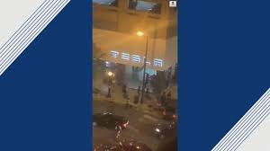 No editorialized or sensationalized news titles. Downtown Chicago Under Lockdown In Wake Of Looting Violent Unrest Abc News
