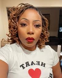 Latoya Mumford's Instagram, Twitter & Facebook