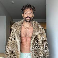 Dieser plan hat sich allerdings ganz schnell in wohlgefallen aufgelöst, denn. Diese Schlange Ex On The Beach Arman Uber Salvatore Promiflash De