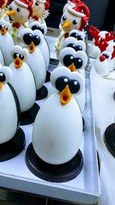 Pinguino In Cioccolato Omar Busi Chocolat Noel Chocolat Paques Chocolat