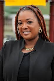 Shirley Tutt's Instagram, Twitter & Facebook