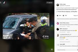 Viral real video terungkap video bocah sd bandung dengan tante, viral 5 adegan 53x bocah sd gitu4n sama tante tante berita terbaru hari ini, video bareng tante new video viral, tante dan anak kecil viral!! Video Viral Kang Mus Preman Pensiun Dicegat Petugas Cek Poin Nagreg Ini Ceritanya Halaman All Kompas Com