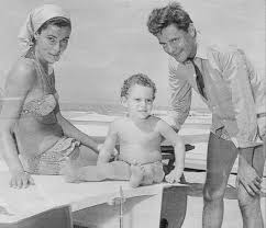 Rigetto della domanda di cittadinanza per matrimonio. Antonella Bechi Piaggio La Figlia Adottiva Di Enrico Piaggio Era La Madre Di Giovannino Agnelli Vista La Fiction Cinema E Tv Virgilio Forum