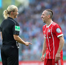 Unsere dienstleistungen im bereich zahnimplantate. Schiedsrichterin Selbst Ribery Gratuliert Bibiana Steinhaus Zum Debut Welt