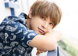 画像 吉沢 亮の 猫系男子 な恋愛観 マイペースだけど ベタベタしていたいときもある poses japanese movies ryo yoshizawa