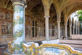 Il santa chiara lab è uno spazio laboratoriale, espositivo e di dialogo dell'università di siena che vuol essere un ponte fra ricerca, imprese e studenti The Splendid Santa Chiara Monastery In Naples An American In Rome