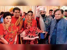 Raj thackeray born to shrikant thackeray (father) and kunda ans. Maharashtra Navnirman Sena Raj Thackeray S Secret Meet With Ahmed Patel