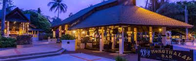 C'est un hotel qui dispose de 3 étoiles. Holiday Inn Resort Phi Phi Island Mekong Moments