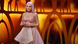Bürgerlich barbara shirin davidavicius) ist eine deutsche youtuberin und sängerin mit litauisch/persischer abstammung. Shirin David Erklart Bei Kinder Fragen Rapper Was Ein Bubble Butt Ist Musikexpress
