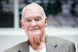 Bob Jones Passes into Glory