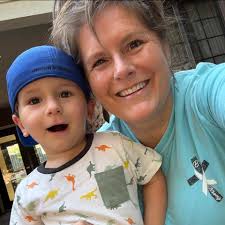 Has anyone received pictures of me from Dewitt Carter?