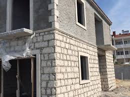Doğal taş sağlığa zararlı herhangi bir madde içermez. Neden Dogal Tas Alacati Tasi Dogaltas Ustuntas