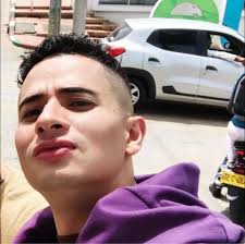 🌟 ¡Bienvenidos a la frescura! 🌟 Estás buscando frutas y verduras de la  más alta calidad, ¡has llegado al lugar indicado! 🍏🥦 En nuestra tienda,  cada bocado es una explosión de sabor