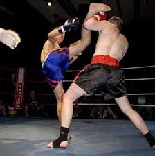 Many muay thai training camps have opened in phuket, with thousands of people now arriving to the island every year to learn this martial art. Kickboxen Training Thaiboxen Lernen Muay Thai Techniken