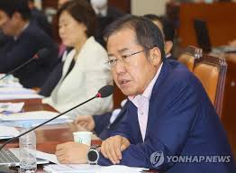 사드 배치를 '결사반대'한다는 주민이 사드 배치 찬성 후보를 원한다? í™ì¤€í'œ ì „êµì¡° ì „íš¡ë°©ì§€ë²• ì œì¶œ ëŒ€ì„ ê³µì•½ ì´í–‰ ë§¤ì¼ê²½ì œ