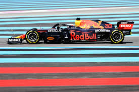 La red bull di max verstappen scatterà dalla prima posizione in griglia nel gran premio di francia, settima prova del mondiale di f1. P Xpqgvutoxmlm