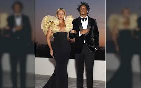 Kylie jenner et kim kardashian lors de la 92e cérémonie des oscars, le 9 février 2020 au dolby theatre de los angeles. Oscars 2020 After Party Hosts Beyonce And Jay Z Impose A Strict No Social Media Clause On Kim Kardashian And Kanye West