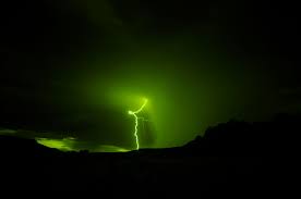 Green Lightning Is It Real And What Does It Mean Weather Geeks Lightning Green Natural Landmarks