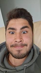 Grannen totalrenoverar sin lägenhet. Jag undrar vad de använder för  verktyg. Jag jobbar natt.