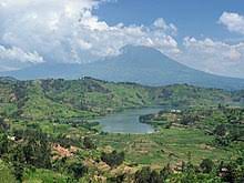 By the late 1700s, the region was the site of a tutsi kingdom inhabited principally by hutus. Ruanda Wikipedia