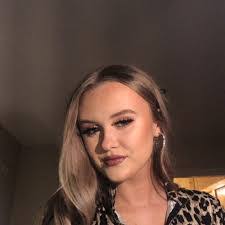 Megan Kearns's Instagram, Twitter & Facebook