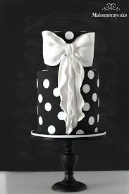 Black And White Bow Tie Cake White And Black Cake With Big Bow Bow Cakes Cake Beautiful Cakes