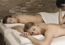 Hammam, sauna, jacuzzi, salle de sport avec coaching privatif Massage En Couple Les Meilleurs Massages Duo Elle