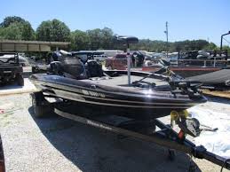 179 trx är som nummervalet tyder, storleksmässigt som populära nitro z17 och ranger z175, men hela foten längre. 2016 Triton 179 Trx Sylacauga Alabama Boats Com Boat Power Boats Boats For Sale