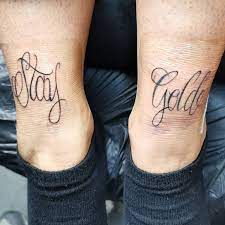 Wie bei jedem tätowierer wurde dann eine folie auf das neue tattoo geklebt, mit der ich duschen kann etc. Mytattoo Com Tattoos In Folie Packen Wie Lange