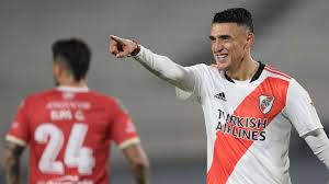 Se desempeña como delantero, mediapunta o extremo, y su equipo actual es el club river plate de la primera división de argentina. Momt Pvm3cpxlm